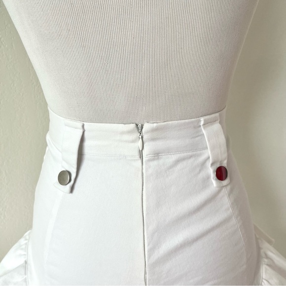 Eggie Ruffle Shorts - Picture 9 of 10